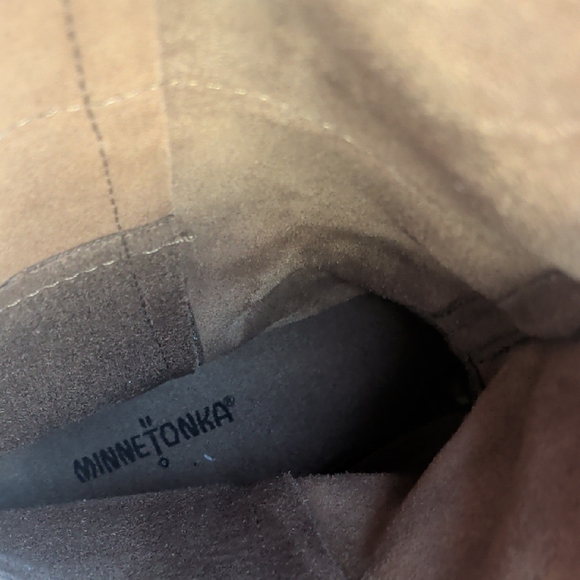 Minnetonka Brown Fringed Moccasin Boots - Picture 2 of 7